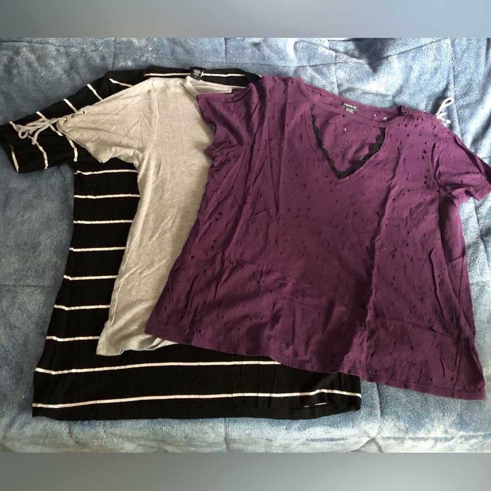 Torrid size 1 tops bundle. GUC.